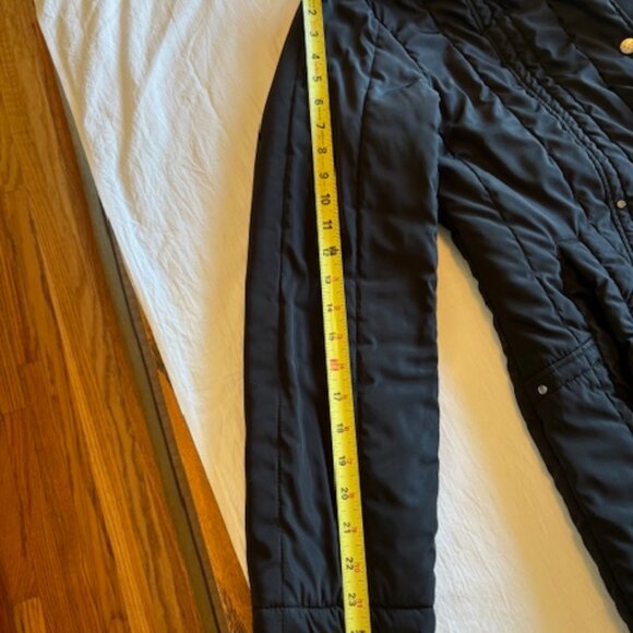 London Fog Coat - Woman's Small Reg.- More like a Medium - Like New - Jet Black - Picture 8 of 9